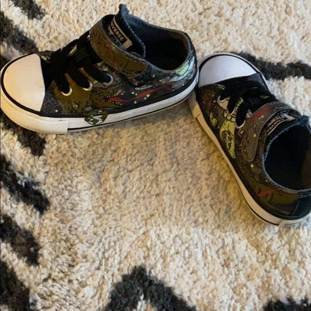6c Dino converse